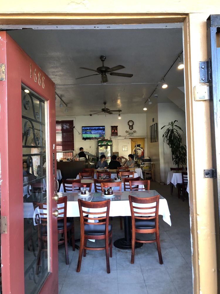 Interior of Jade Cafe 翠碧阁03